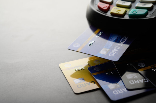 cartões de crédito ou débito