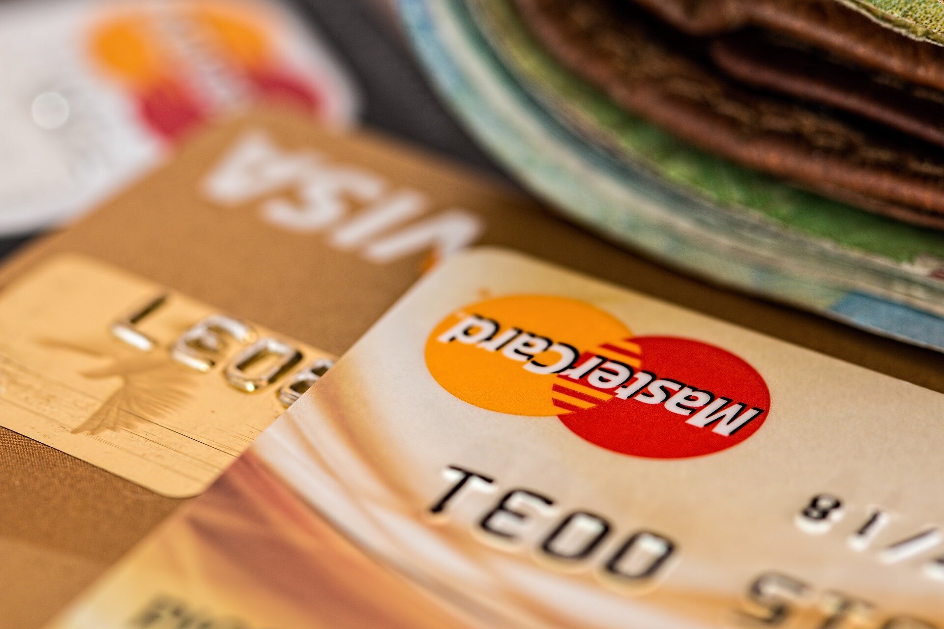Visa ou Mastercard: Qual a melhor bandeira de cartão de crédito?