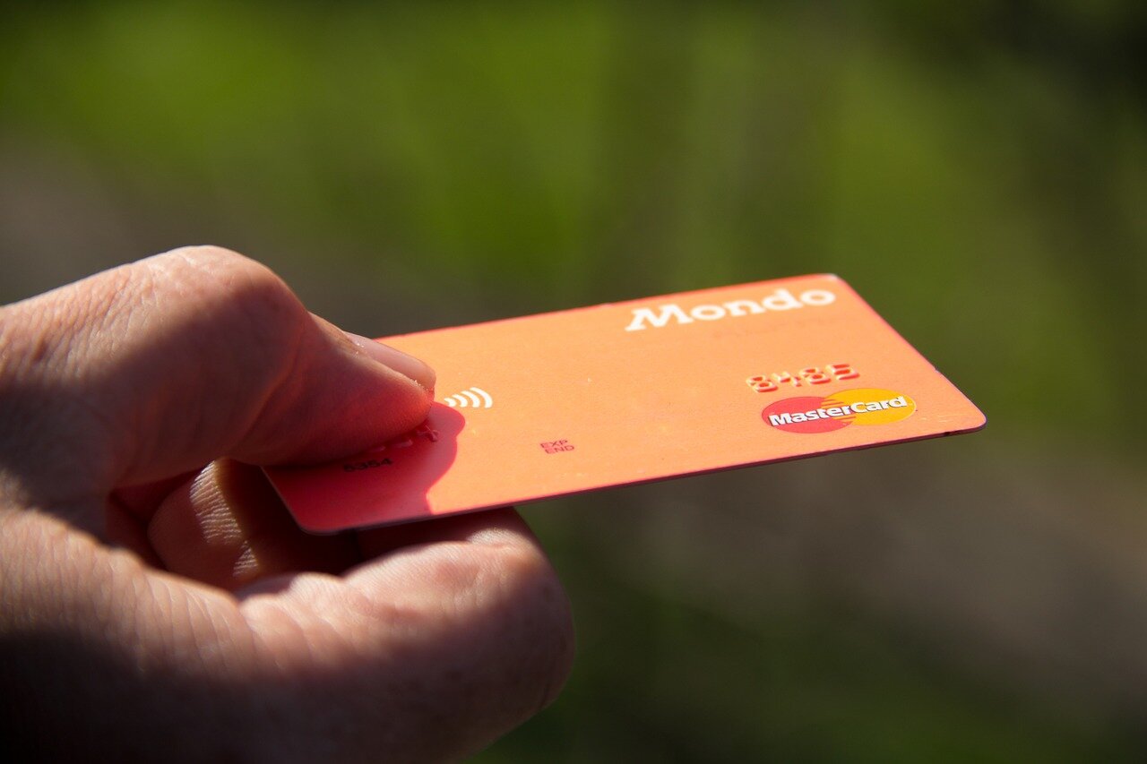 3 tipos de cartões de crédito sem anuidade com aprovação rápida
