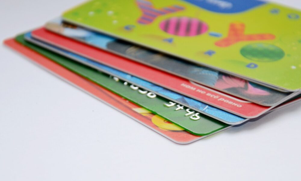 5 cartões de crédito que podem ser liberados para negativados