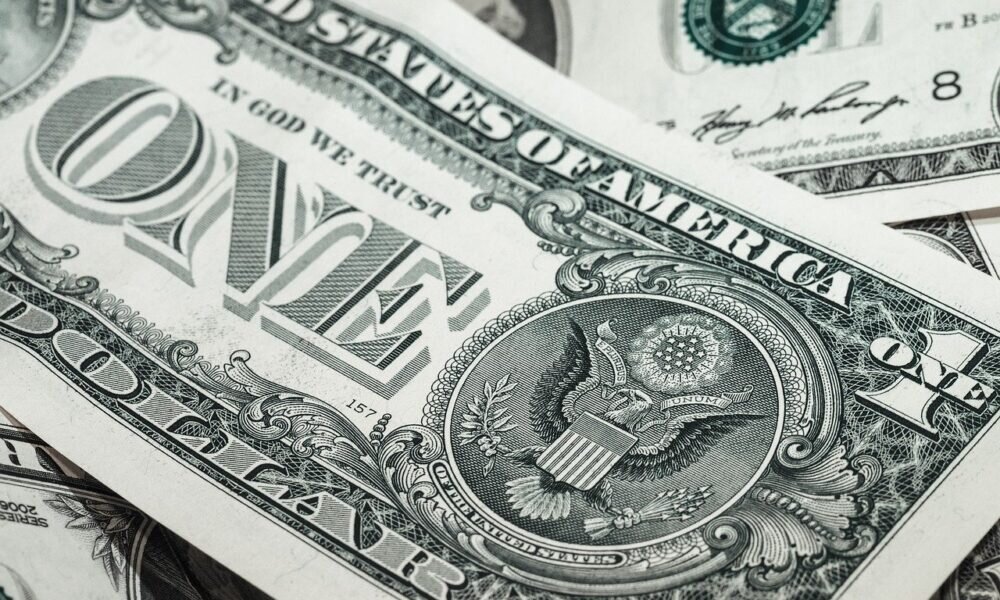Dólar começa novembro com pequenas variações, cotado a R$ 5,65