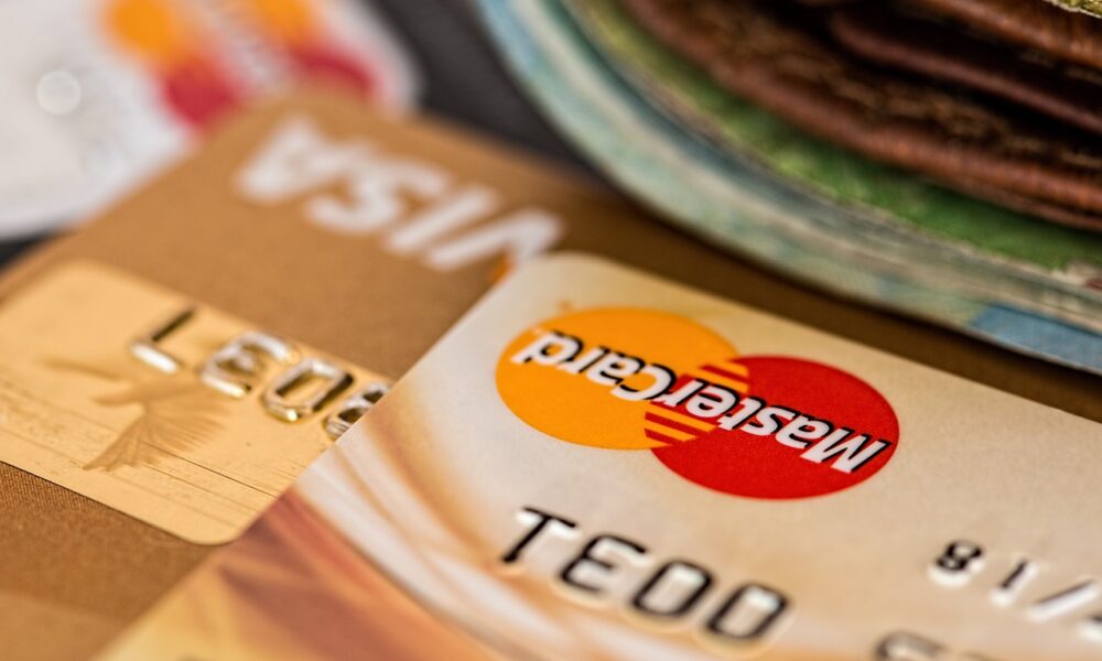 Conheça os benefícios do cartão de crédito sem anuidade