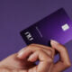 Nubank começa a oferecer programa de milhas no cartão Ultravioleta