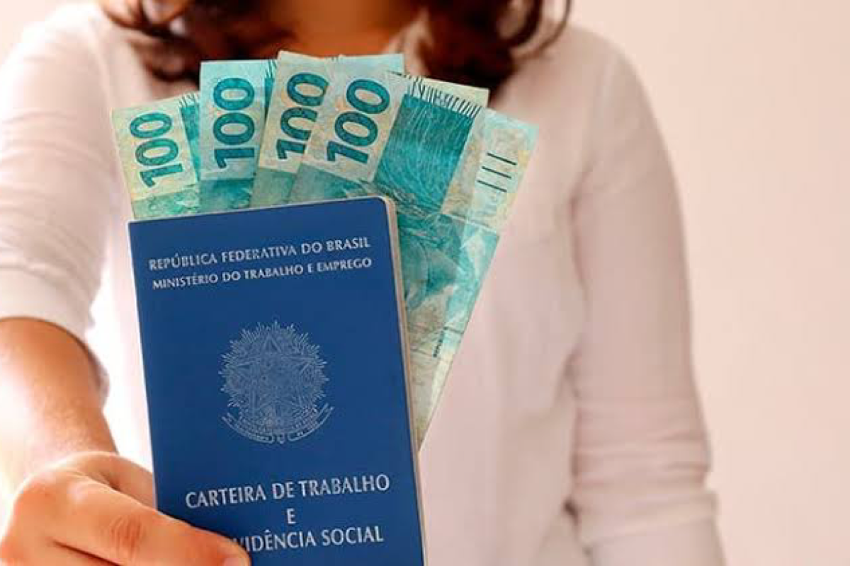 Seguro-desemprego, carteira de trabalho e dinheiro