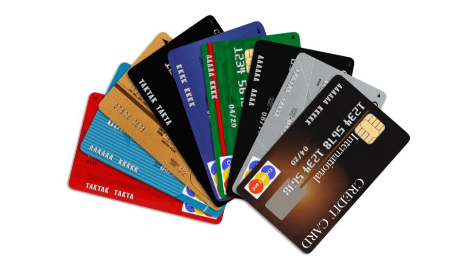 Cartão de crédito: como evitar mora. Foto: Canva