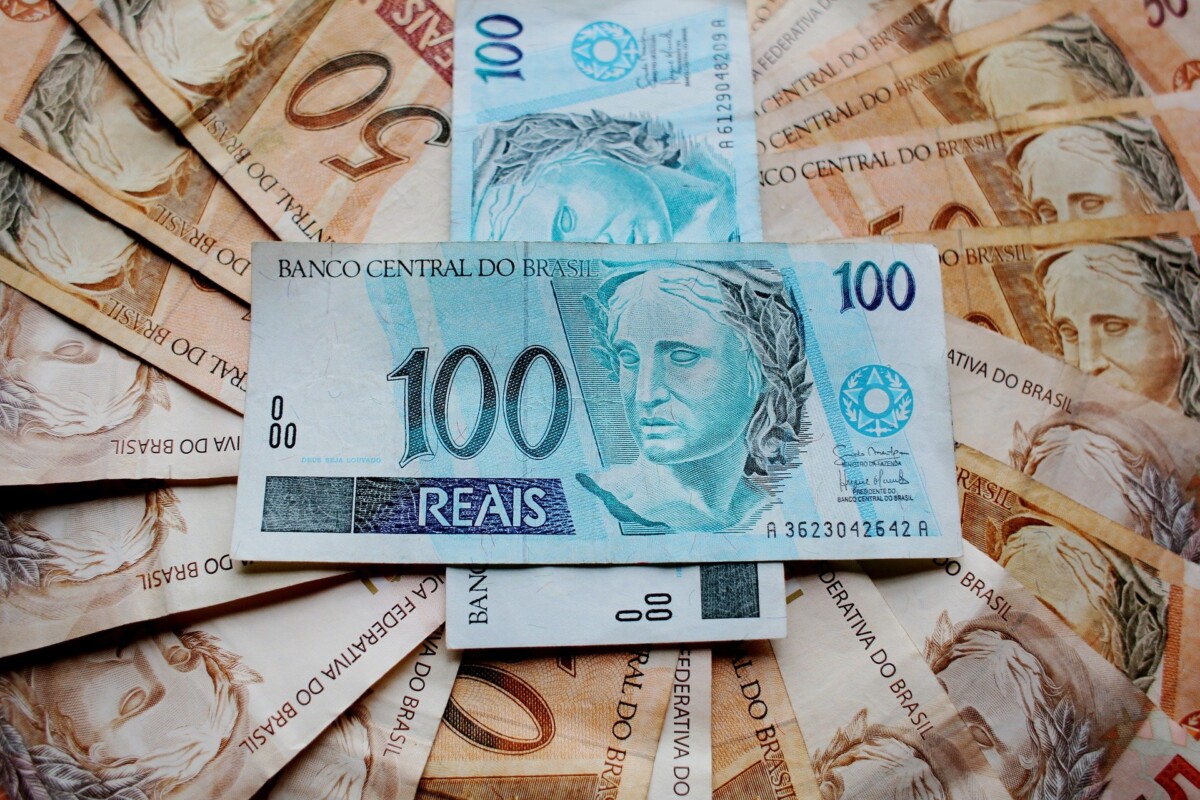 Dinheiro esquecido em bancos chega a R$ 7,5 BILHÕES